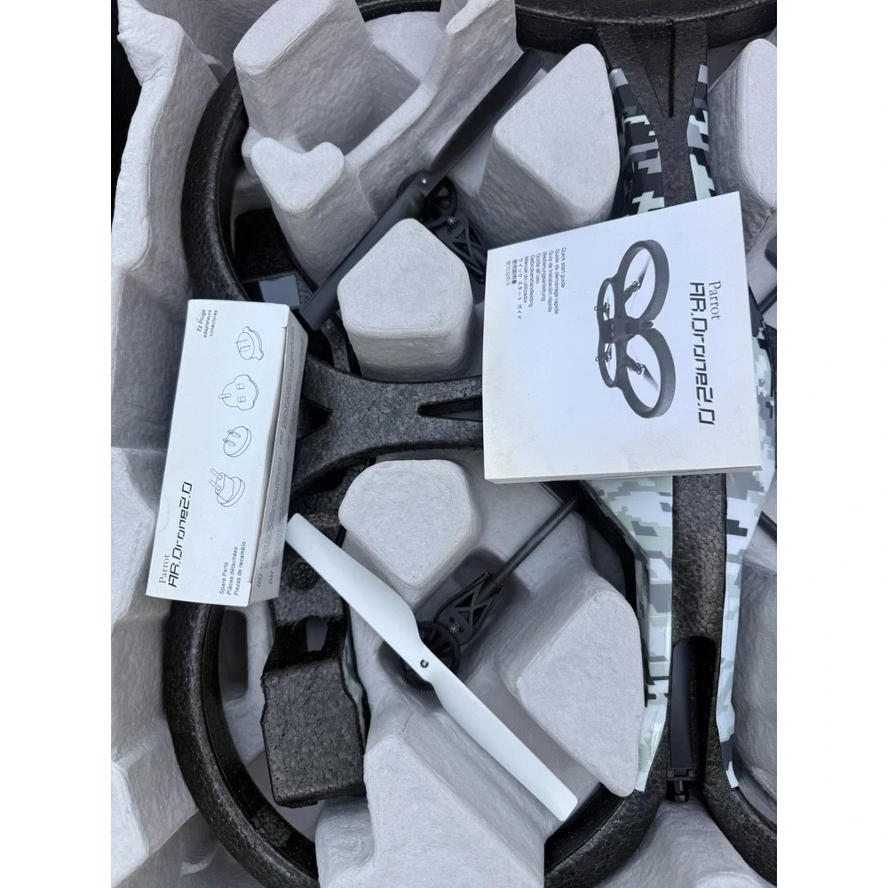 Parrot AR Drone 2.0 Power Edition /Looks Unused